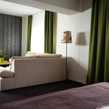 מלון George נאדארז'ין