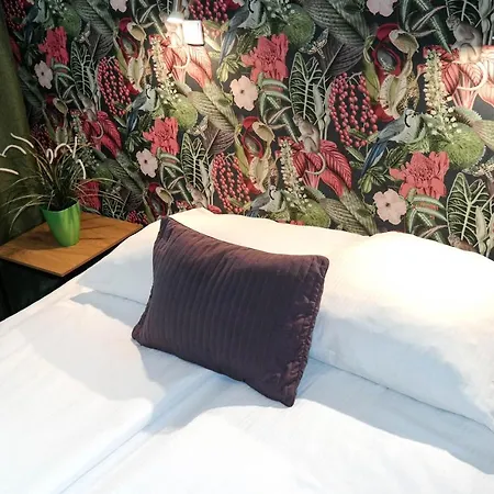 Hotel George 2*