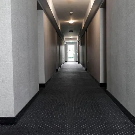 George Szálloda Nadarzyn