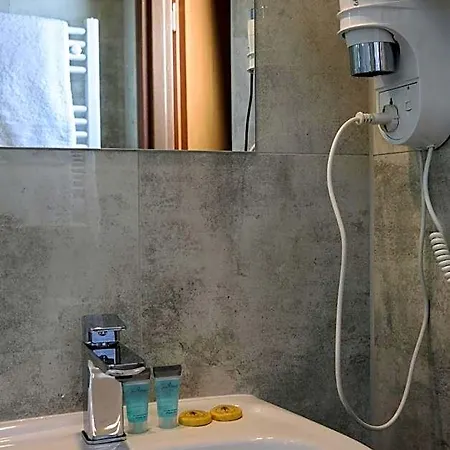 Hotell George 2*