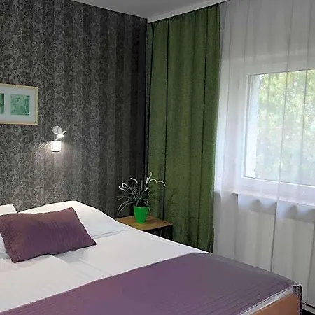 Hotell George 2*